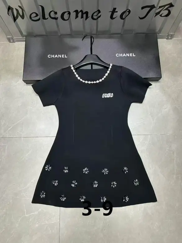 MiuMiu S-XL  (150)
